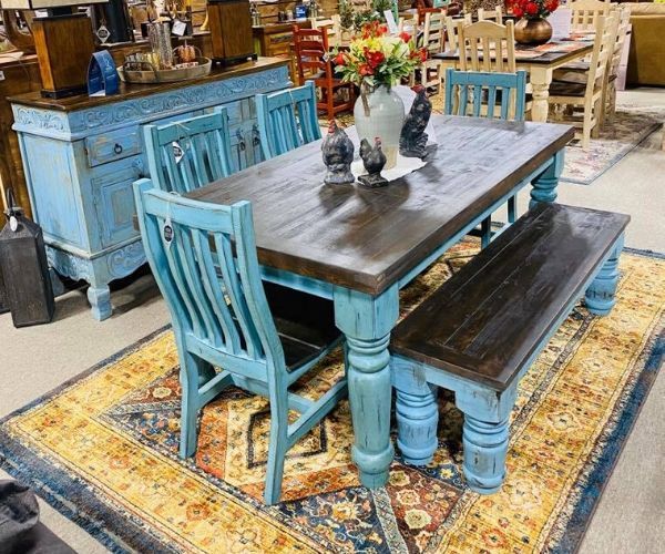This breakfast nook is the perfect farmhouse addition to your dining area.  Bringing the perfect splash of color into the room this set is perfect for family gatherings.  Dine and create memories with this set today. 